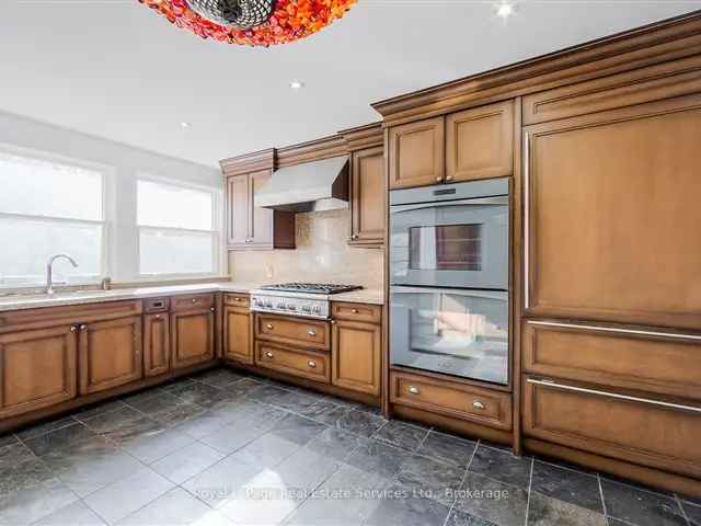 Charming 3 1 Bedroom Bungalow in Olde Oakville Near Top Schools