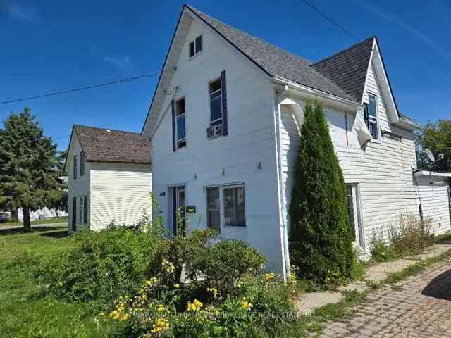 House For Sale in Wallaceburg, Ontario