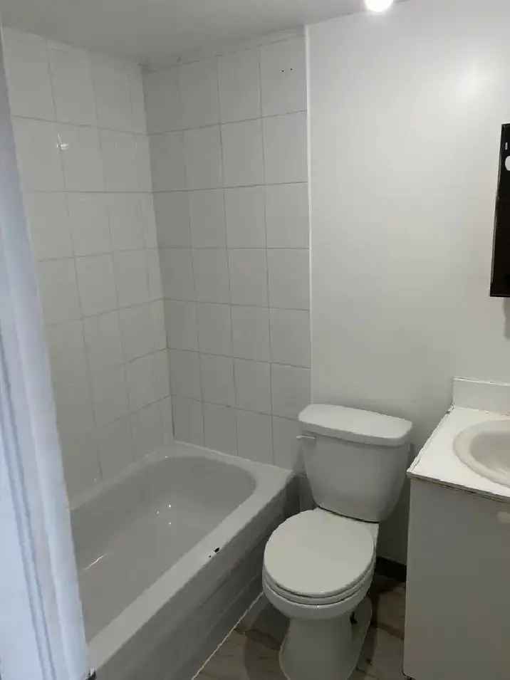 Studio for Rent Cote des Neiges Wifi Included