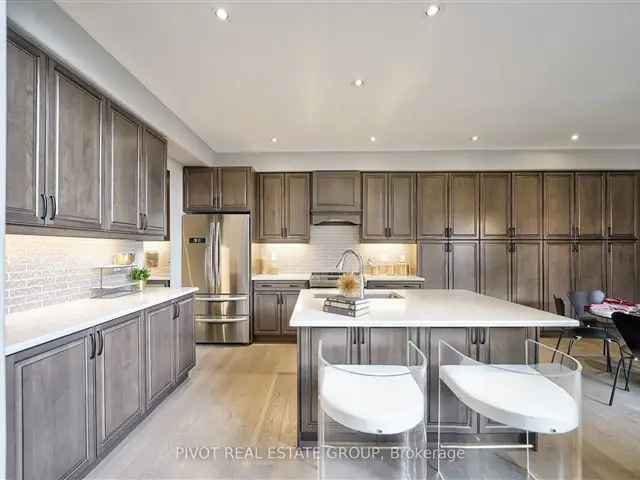 Elegant Markham Detached Home 4 Beds 2.5 Baths 2700 Sqft