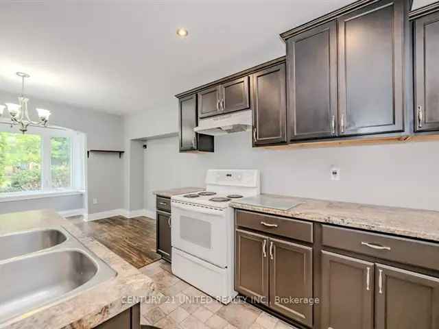 Charming 3 2 Bed 2 Bath Home in St Catharines Near Brock U