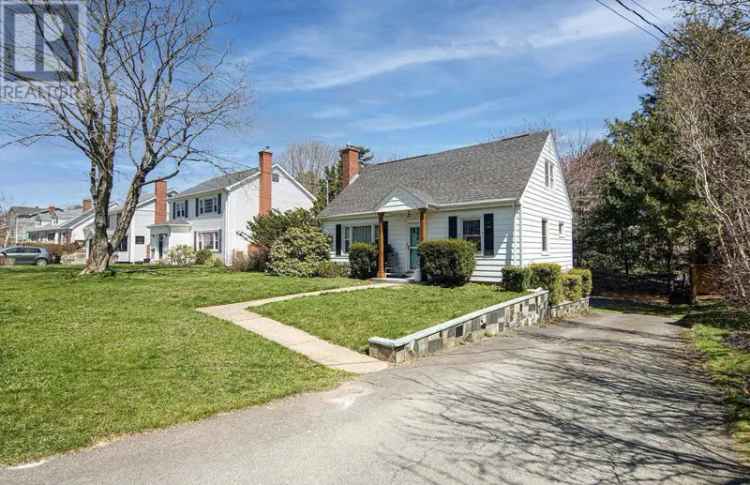 3 Bedroom Home on Oversized Lot in Sought After Halifax Neighbourhood