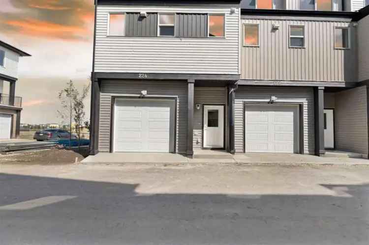 Townhouse For Rent in Calgary, Alberta