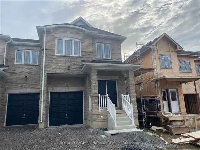 Spacious 3-Bedroom Townhouse Near Highways 406 and QEW