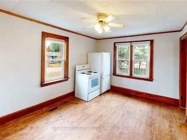 Markdale Home: 3 Beds, 1 Bath, Double Lot