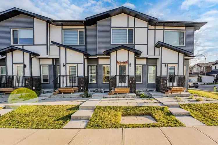 Townhouse For Rent in Calgary, Alberta