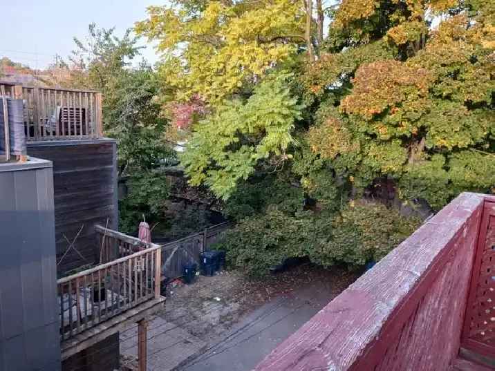 Great 3-bedroom top floor in the Annex