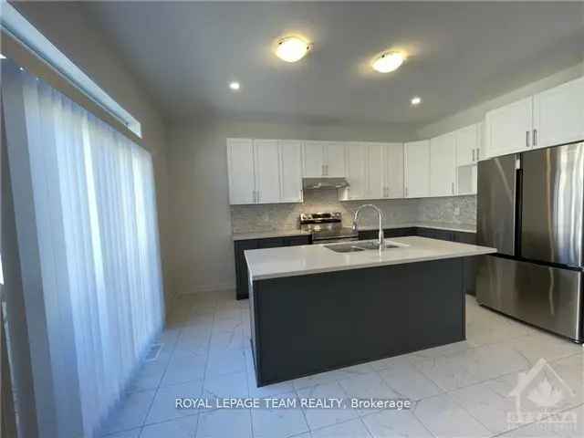 4 Bedroom House in Kanata Lakes - Spacious Family Home