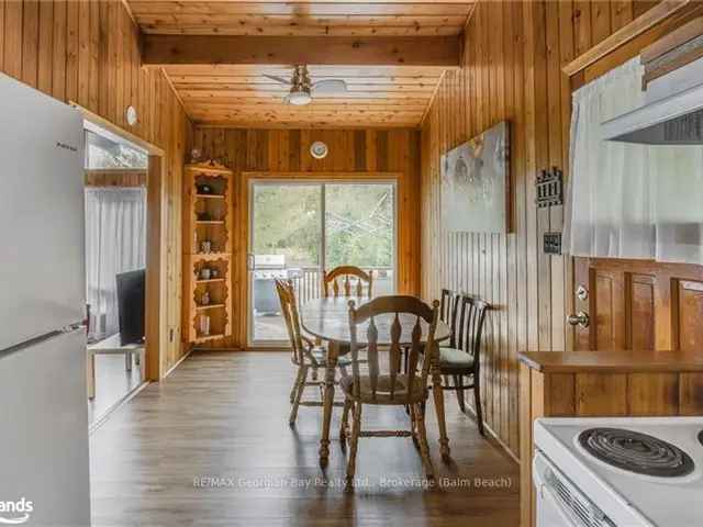 Balm Beach Home: Quiet Setting, Large Lot, Updated 3-Bedroom