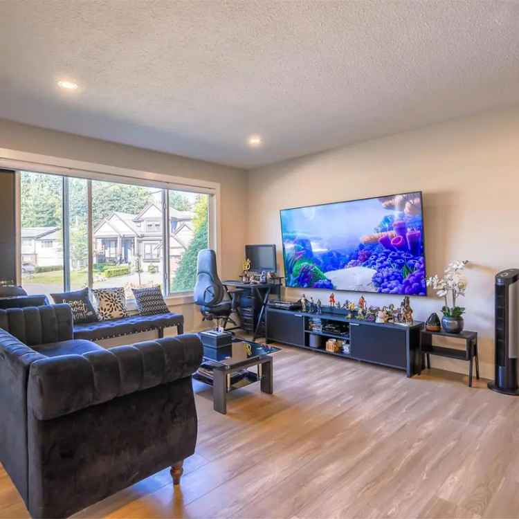 House for Sale in North Delta 4 1 2.5 Baths