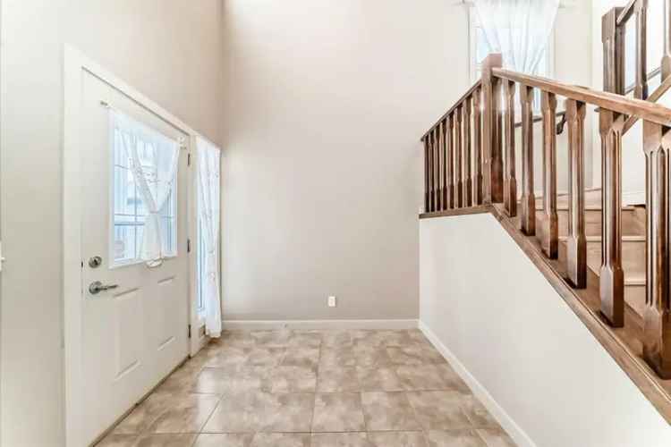 House For Sale in Calgary, Alberta