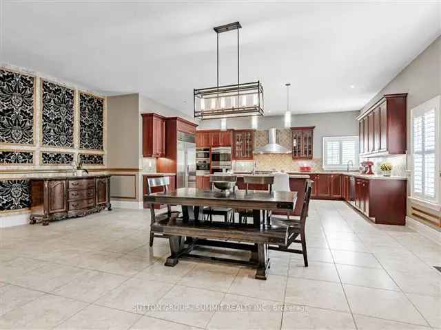 Luxury 5300 Sq Ft Home in Snelgrove