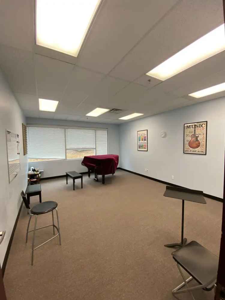 Office building For Rent in Calgary, Alberta