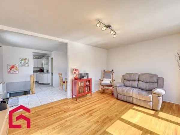 Bungalow for Sale Lanaudiere Large Lot