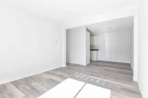 2 rooms studio of 468 m² in Ottawa