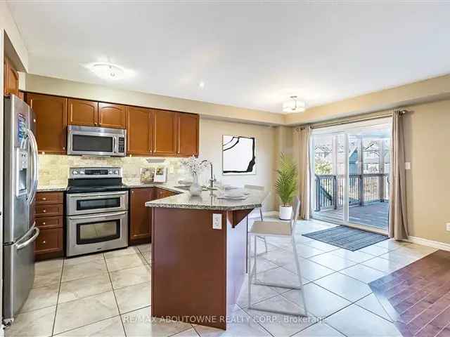 Gorgeous 4 Bed 4 Bath Home in Guelph Walk-Out Basement