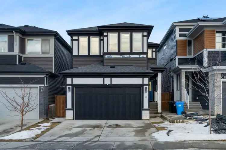 House For Sale in Calgary, Alberta