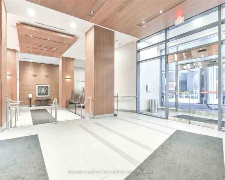 Luxury Condo in Toronto Entertainment District