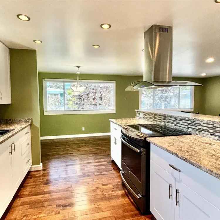 Stunning West Coast Double Wide Manufactured Home in South Surrey