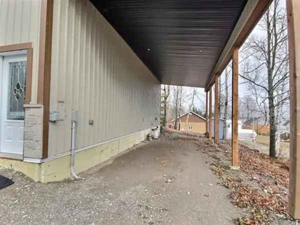 Bungalow for Sale with Lake Access and Large Garage