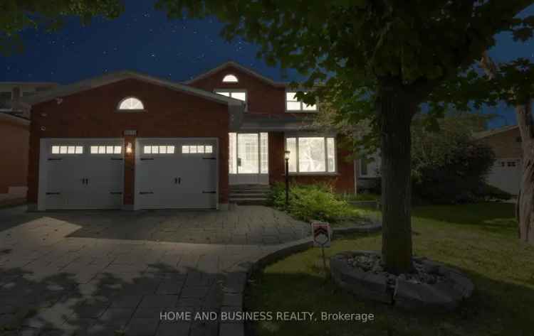 4+2 Bedroom Erin Mills Home - Updated Kitchen, Finished Basement, Security System