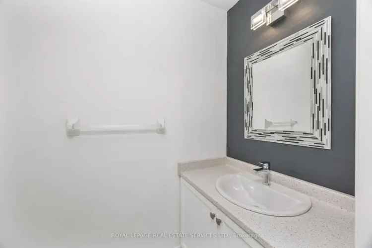 3-Bedroom Townhome in West Oak Trails Oakville