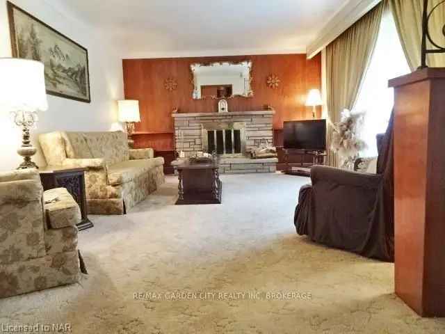 House For Sale in Toronto, Ontario