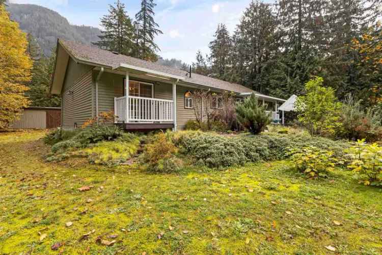 A $889,000.00 House with Acreage with 2 bedrooms in Hope, Hope & Area