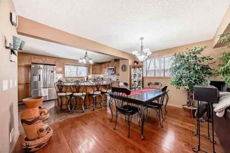 House For Sale in Strathmore, Alberta