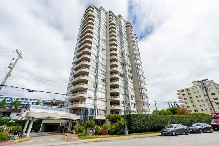 301 2203 BELLEVUE Avenue in West Vancouver: Dundarave Condo for sale in “Bellevue Place” : MLS®# R2921450