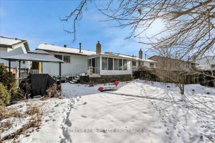 Niagara Falls 4-Bed Raised Bungalow - 4 Season Sunroom