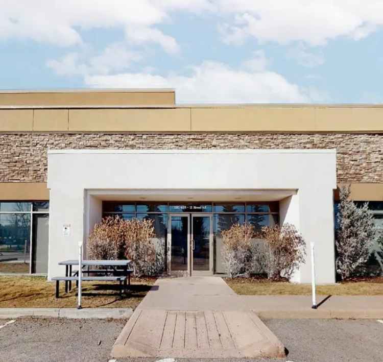 Office building For Rent in Medicine Hat, Alberta