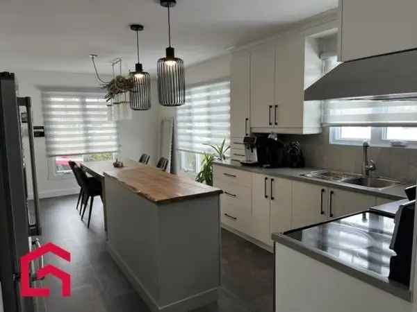 Bungalow for Sale in Mont	regie  Family Home with Pool