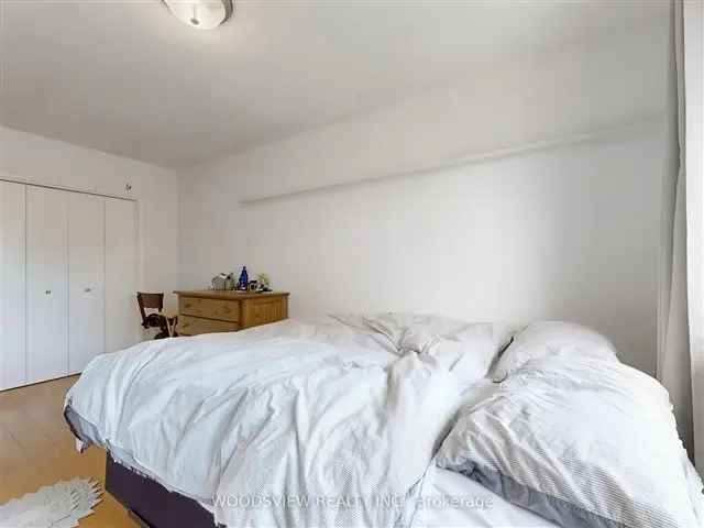 4-Bedroom Back Split in Toronto - Excellent Investment Opportunity