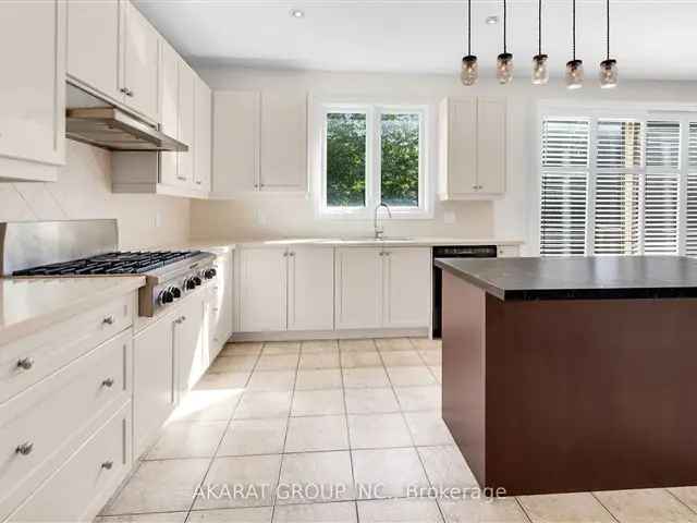 Luxury Detached Home in Millcroft Golf Community