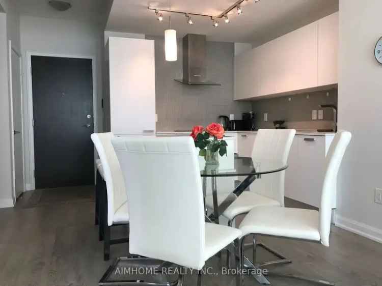 Luxurious 2+Den Condo near Sheppard Subway