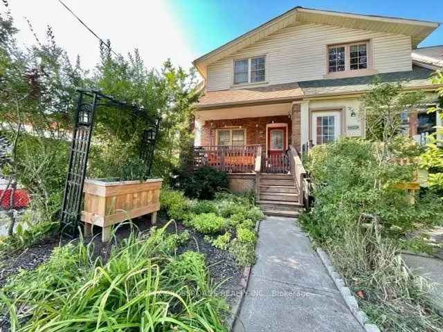 House For Sale in Toronto, Ontario