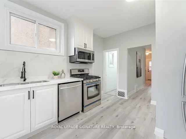 House For Sale in Hamilton, Ontario