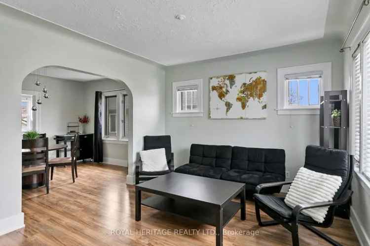 House For Sale in Windsor, Ontario