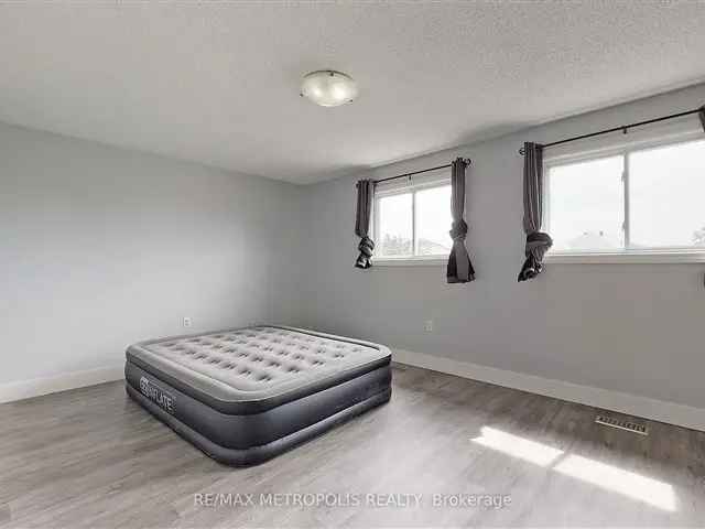 House For Rent in Barrie, Ontario