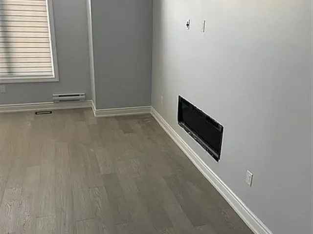 4 Bedroom House in Churchill Meadows Fully Renovated