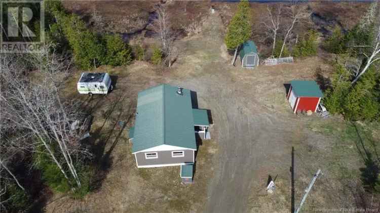 2 Bedroom Camp on Bull Lake near Woodstock