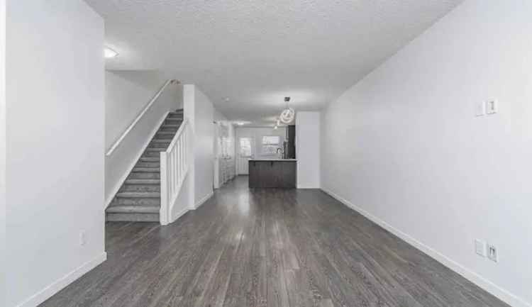 Townhouse For Rent in Calgary, Alberta