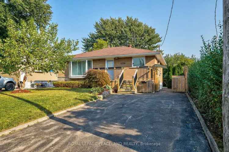 House For Sale in Burlington, Ontario