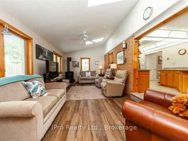 House For Sale in 847, Cedarbrae Avenue, Milton, Ontario