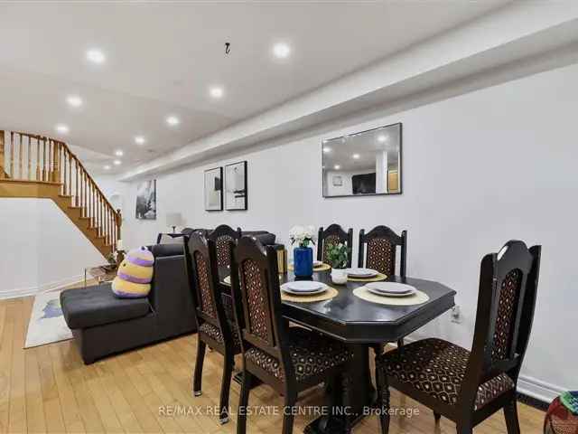 Townhouse For Sale in Brampton, Ontario