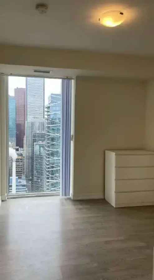 Downtown Condo – 1 Bedroom for Rent (Shared Bathroom)