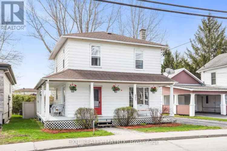 Casselman Family Home Hardwood Floors 3 Bedrooms Backyard