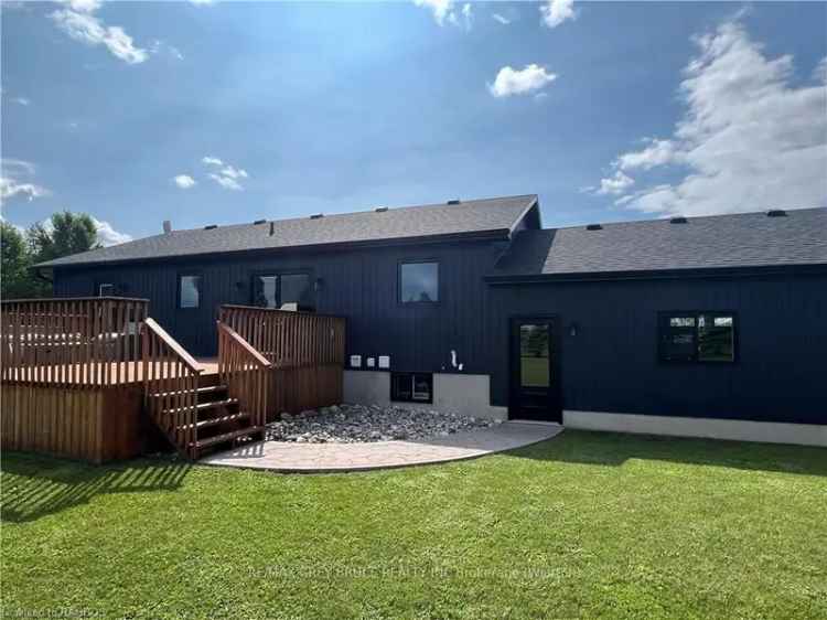 House For Sale in Georgian Bluffs, Ontario