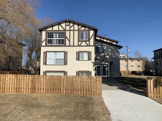 Rent 1 Bedroom Apartment in Edmonton Character Building